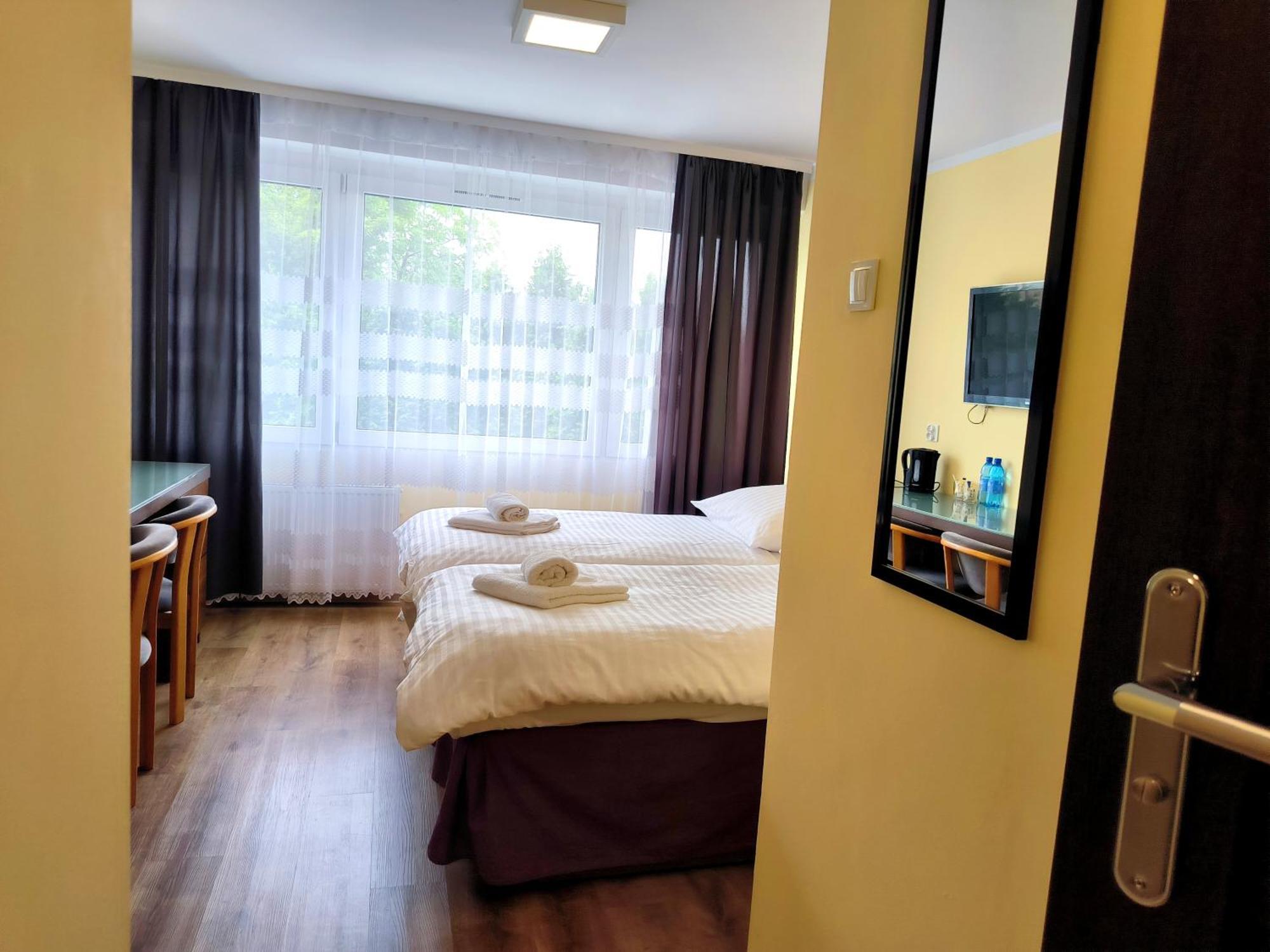 Arkadia Otel Kielce Dış mekan fotoğraf